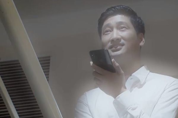 Bác sĩ hú hồn với kiểu hiến tim trong phim Hoa hồng trên ngực trái