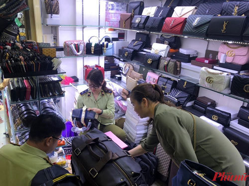 Túi Gucci, Louis Vuitton, Chanel... tại Saigon Square, Lucky Plaza có dấu hiệu giả mạo