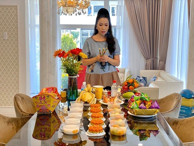 Trịnh Kim Chi dọn về biệt thự 200m2 chồng mua tặng ở TP HCM