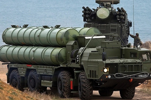 Sau nhiều vụ không kích, Iraq muốn mua tên lửa S-300