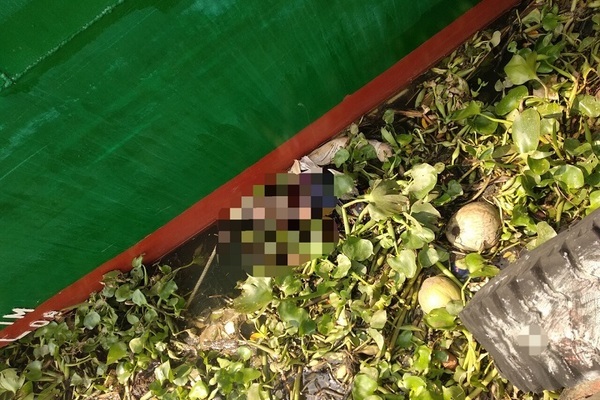 Thi thể phụ nữ đang phân hủy nổi trên sông Sài Gòn