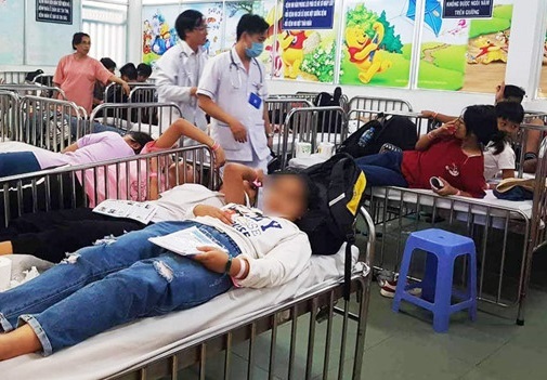 90 học sinh Tây Ninh đi thăm quan Đầm Sen ngộ độc vì ăn xôi gà