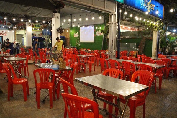 Cảnh tượng chưa từng thấy khắp các quán nhậu ở Đà Nẵng