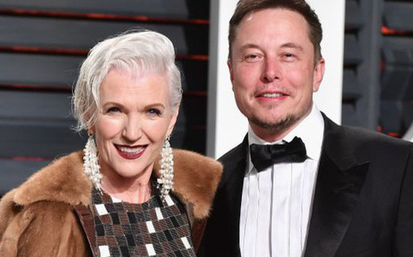 Mẹ  Elon Musk không kiểm tra bài tập về nhà, để con quyết định những gì mình muốn