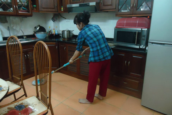 Kiếm tiền triệu mỗi ngày nhờ tăng ca dọn nhà thuê ngày Tết