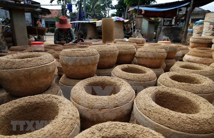 Khanh Hoa: Hundred-year-old copper casting village busy with Tet