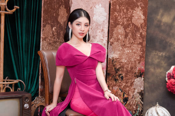 'Người đẹp tài năng' Lê Thanh Tú tư vấn cách chọn áo dài ngày xuân
