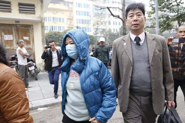Vụ bé 6 tuổi trường Gateway tử vong, bà Nguyễn Bích Quy kín mít đến tòa