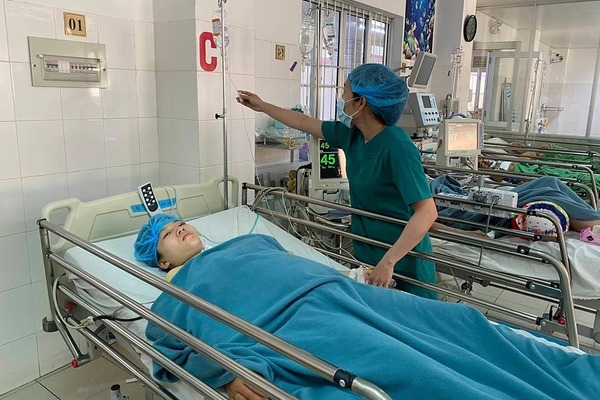 Nghẹt thở cứu sản phụ trẻ ở miền Tây bị rối loạn nhịp tim cực nặng