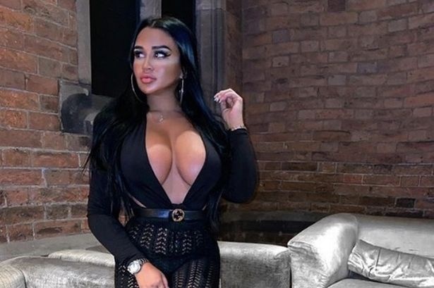 Cầu thủ Man City mở tiệc sex với 22 người mẫu