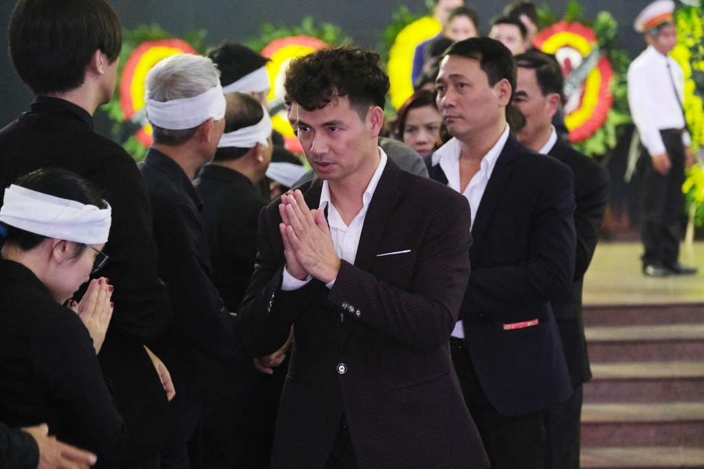 Xuân Bắc, Bảo Thanh và đông đảo nghệ sĩ tiễn đưa Trương Nhuận