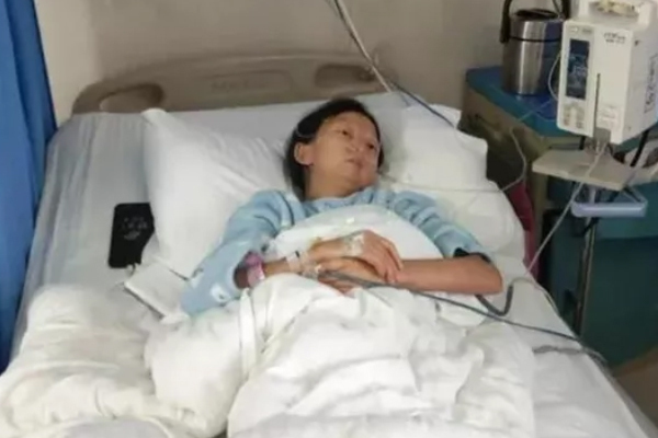 Cô gái tử vong ở tuổi 24 vì chỉ ăn cơm trộn ớt mỗi ngày