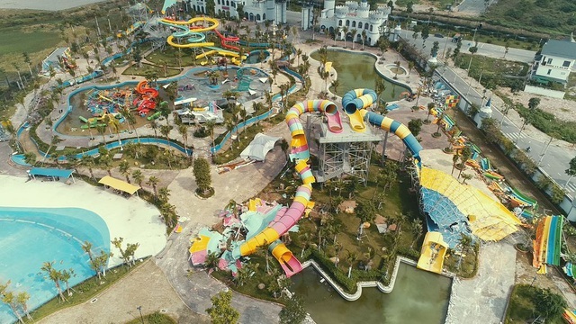 Hanoi’s biggest water park demolished for construction violation