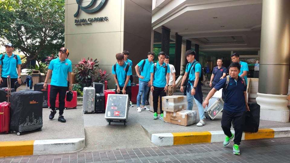 U23 Việt Nam lặng lẽ về nước