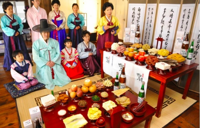 Vì sao giới trẻ Hàn không thích hội họp gia đình dịp Tết?