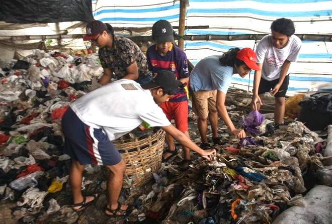 Đưa học sinh đến bãi rác học kỹ năng sống