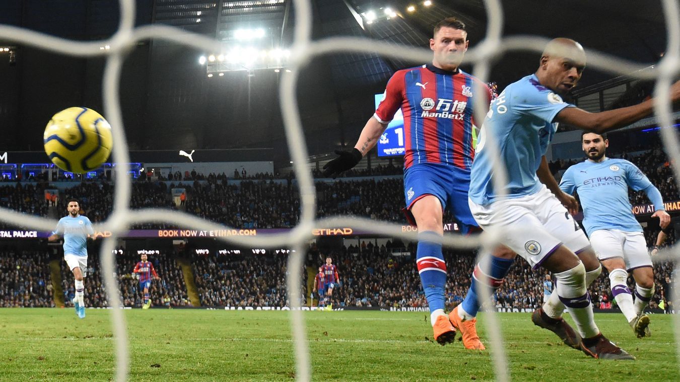 Kết quả Man City vs Crystal Palace: ĐKVĐ tuột chiến thắng vì người nhà