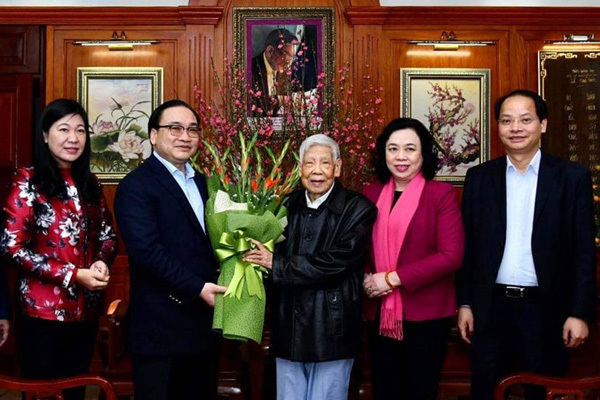 Bí thư Hà Nội Hoàng Trung Hải chúc Tết nguyên lãnh đạo Đảng, Nhà nước
