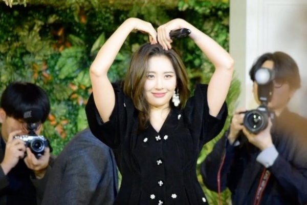 Sunmi nhiệt tình hát mừng tại lễ cưới của người hâm mộ