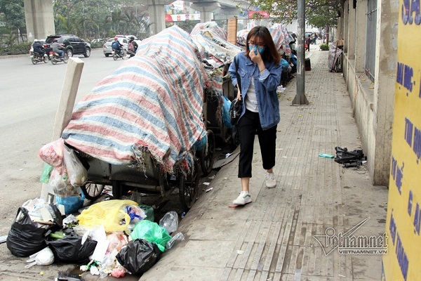 Nên bỏ những danh hiệu không thực chất