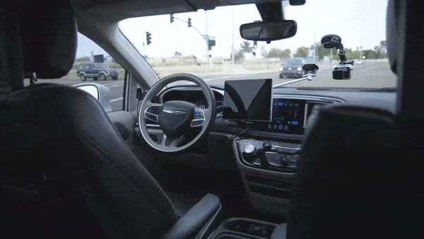 5 phút trải nghiệm xe tự lái hoàn toàn của Google