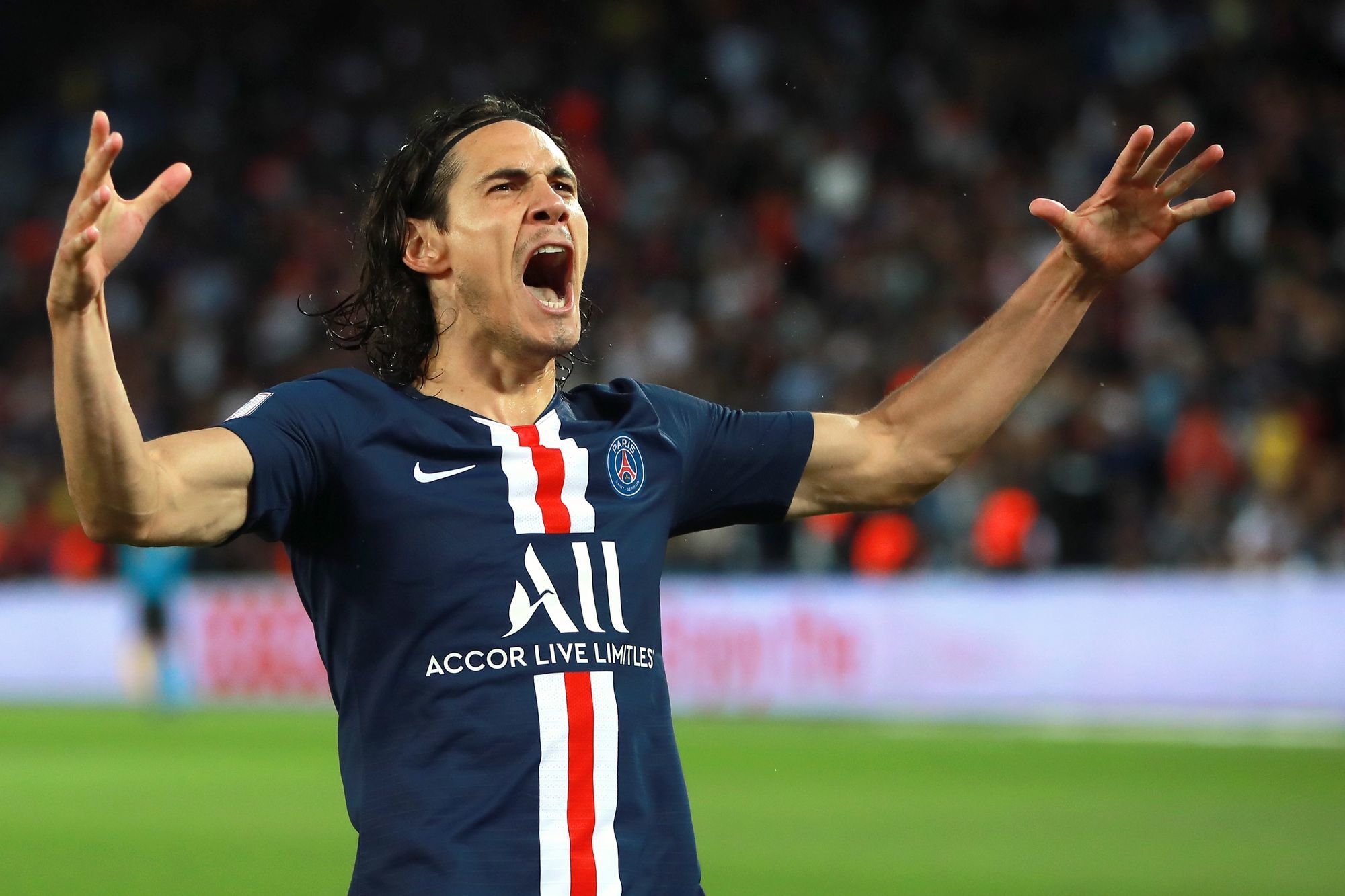 Cavani nằng nặc đòi chuyển nhượng, MU mua ngay đi