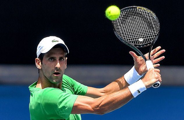 Djokovic thắng chật vật trận ra quân Úc mở rộng