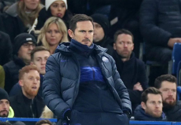 Hòa tức tưởi, Lampard mắng học trò té tát