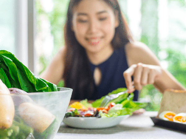 7 bí quyết giúp ăn uống thả ga ngày Tết mà không tăng cân