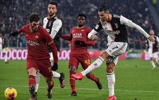 Ronaldo khơi mào, Juventus đè bẹp Roma