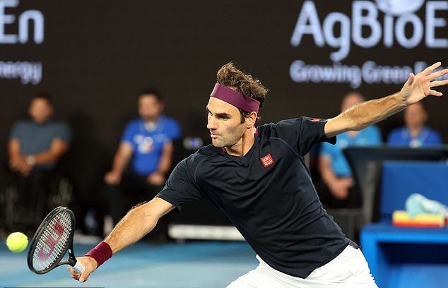 Federer vào vòng 4 Australian Open sau màn tra tấn thể lực