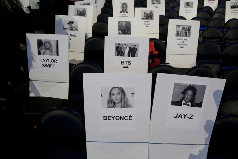 BTS được xếp ngồi ngang hàng với Taylor Swift tại Grammy