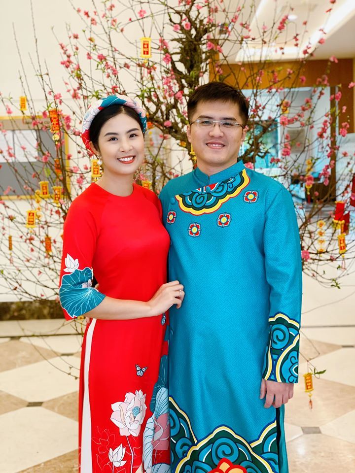 Áo dài là trang phục truyền thống của người Việt Nam với những đường nét tinh tế, thanh lịch. Hãy cùng ngắm nhìn hình ảnh áo dài và chiêm ngưỡng vẻ đẹp của nó.