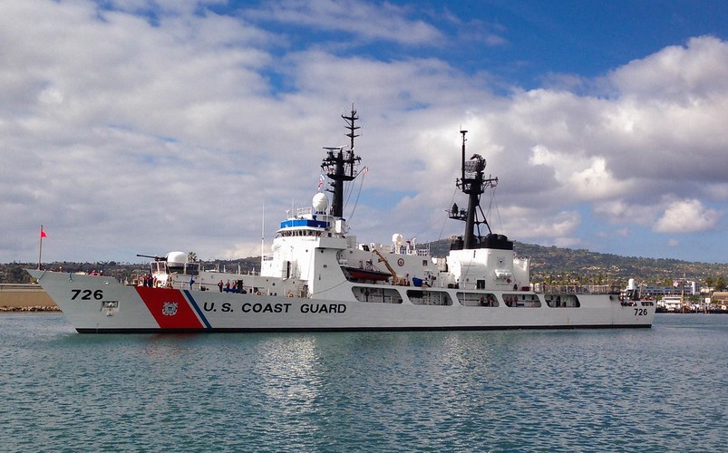 Cảnh sát biển Việt Nam thăm tàu USCGC John Midgett sắp được Mỹ bàn giao
