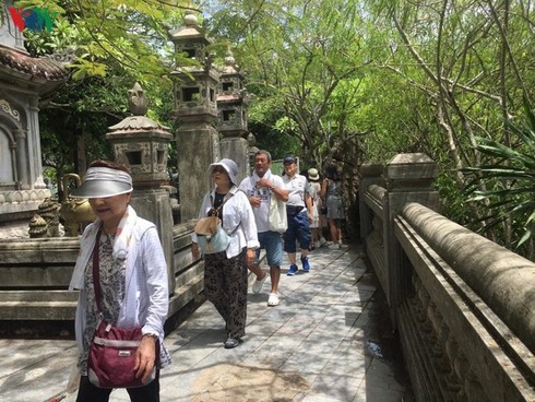 Ngu Hanh Son welcomes approximately 40,000 visitors over Tet