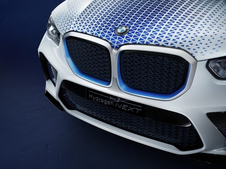 Xe BMW chạy hydro có giá rẻ như xe chạy xăng vào năm 2025
