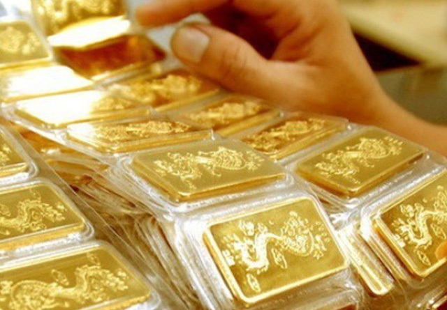 Ngày vía Thần tài: 'Chỉ mua vàng thôi là chưa đủ'