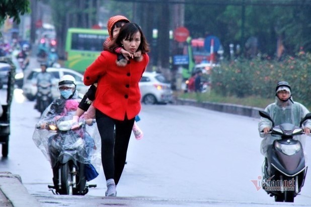 Hà Nội: Tất cả học sinh sốt đều phải nghỉ học