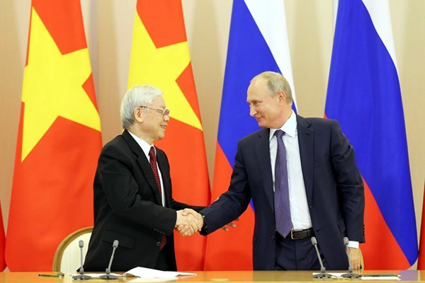 Tổng bí thư, Chủ tịch nước trao đổi điện mừng với Tổng thống Putin