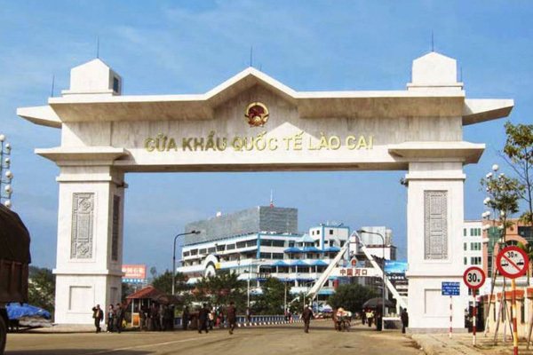 Biên phòng Lào Cai tạm dừng hoạt động xuất nhập cảnh ở các cửa khẩu phụ