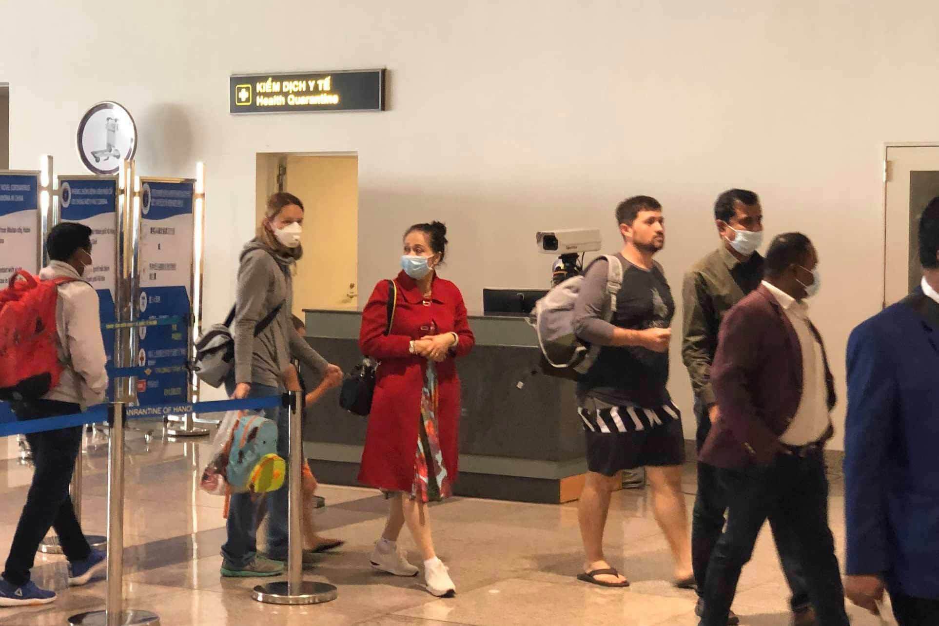 Lỗ hổng kiểm soát dịch virus corona từ các chuyến bay quốc nội?