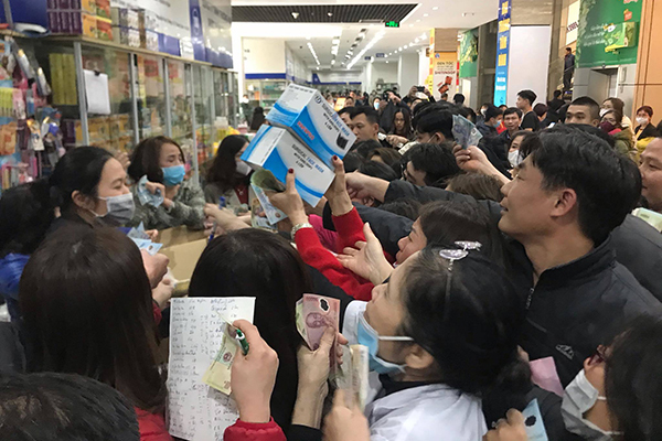 Hà Nội bác tin đồn 'phun thuốc ngừa dịch cúm corona trên bầu trời'