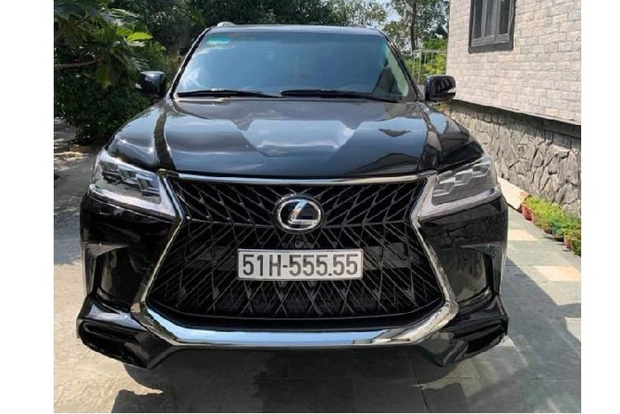 Chiêm ngưỡng những chiếc Lexus LX570 'biển khủng' tại Việt Nam