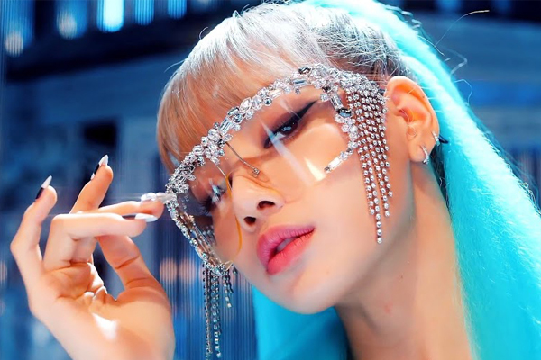 Lisa (Blackpink) hủy lịch trình tại Trung Quốc tránh vi-rút corona