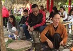 Traditional village market attracts tourists