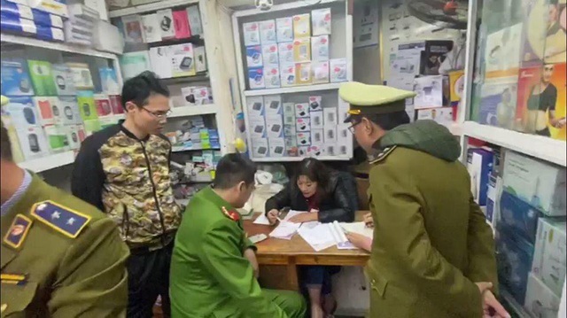 Mask shops fined for overcharging