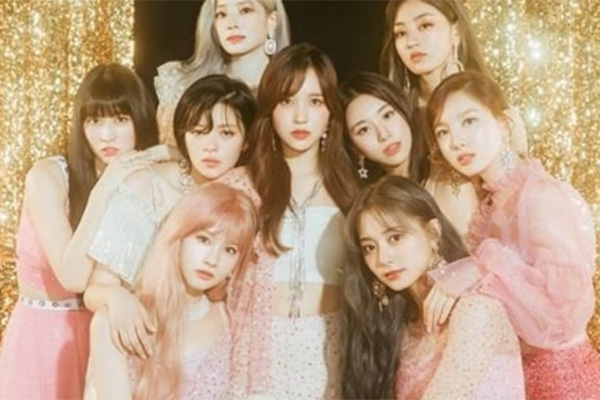 TWICE, MONSTA X tham gia Music Bank World Tour tại Dubai