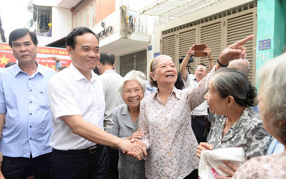 Khi đảng viên đi đầu, TP.HCM nở rộ phong trào hiến đất làm đường