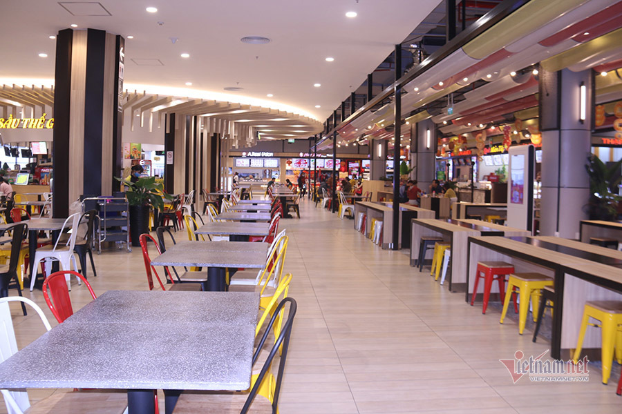 Lo sợ corona, siêu thị, quán xá vắng khách dịp cuối tuần