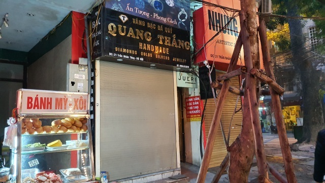 Kỳ lạ: Chủ tiệm vàng đóng cửa ngủ kỹ ngày vía Thần Tài